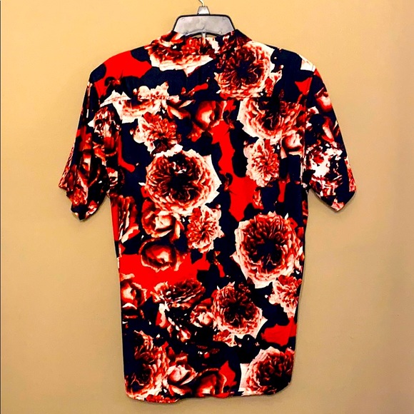 Modern Amusement Short Sleeve Button Down - Floral - Picture 2 of 3